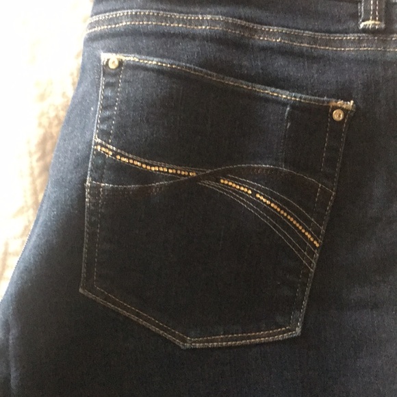 Jeans - Picture 2 of 2